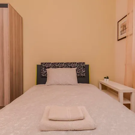アパート Dom Two Bedroom Central