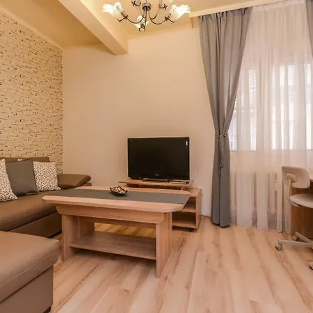 Dom Two Bedroom Central Szófia