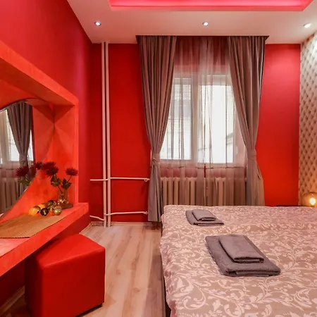 公寓 Dom Two Bedroom Central *