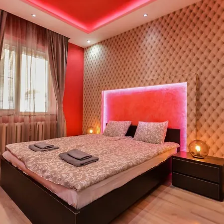 公寓 Dom Two Bedroom Central